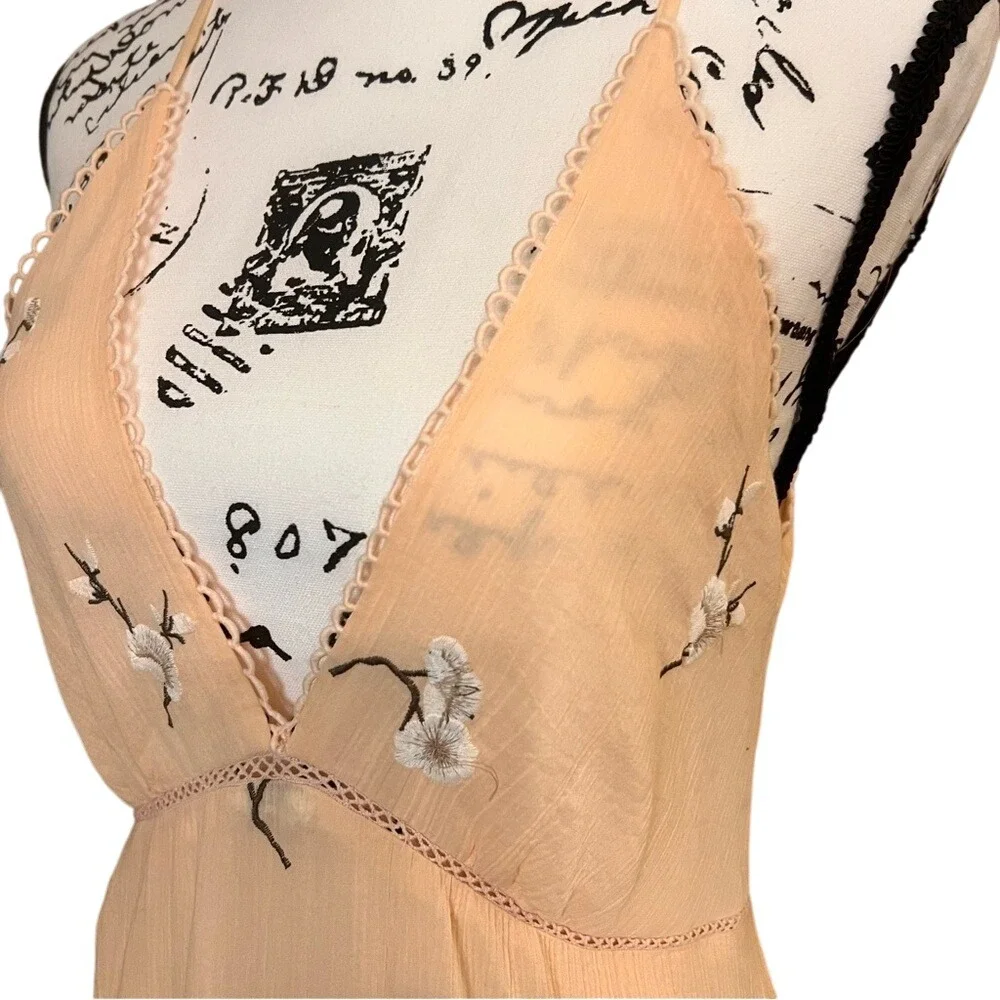 BB Dakota‎ Haleigh Peach Low Neck and Back Embroidered Midi Dress Women's Size 6